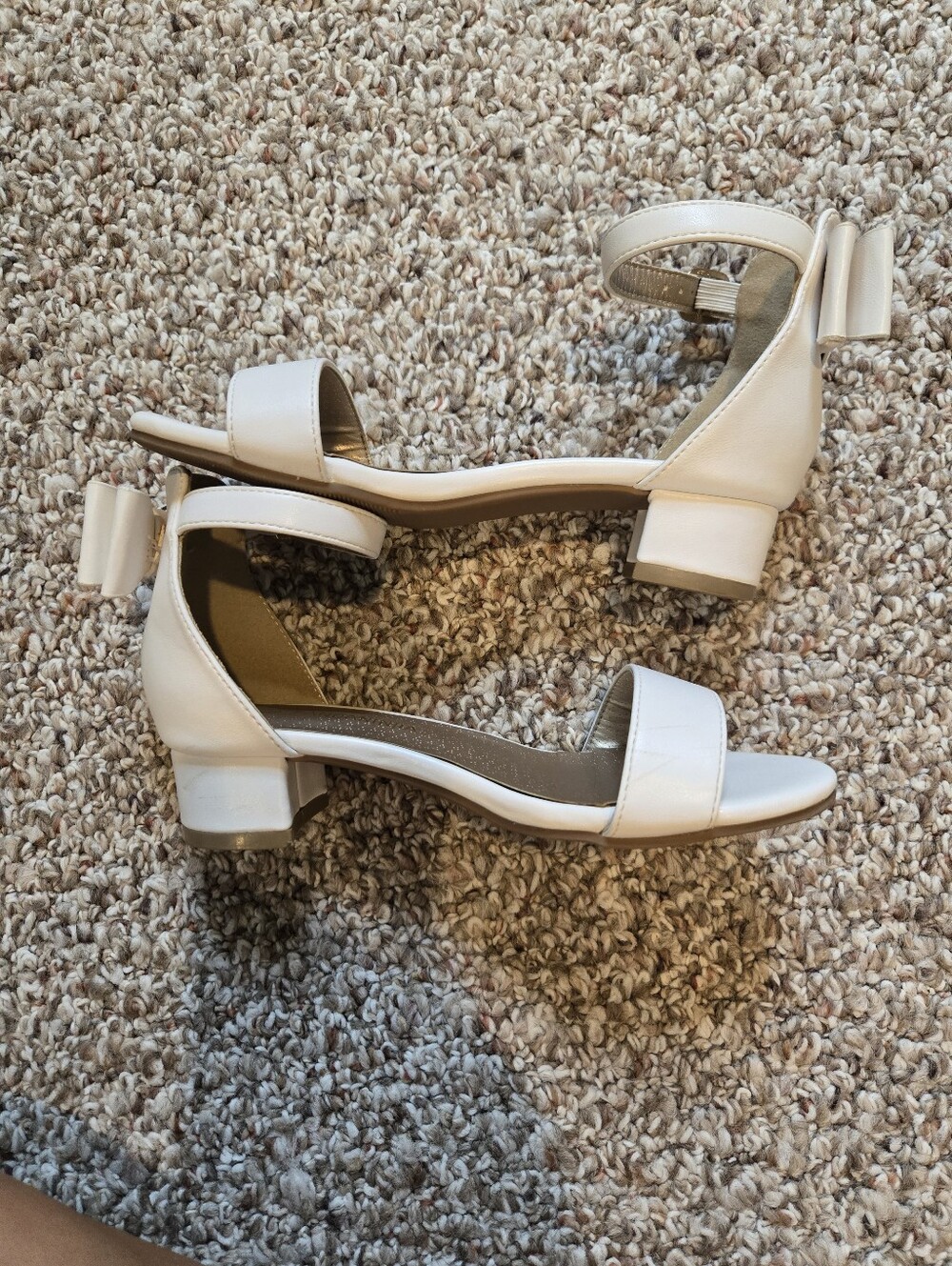 Classic White Ankle-Strap Block Heel Sandals, Girls Size 1 - Picture 6 of 8